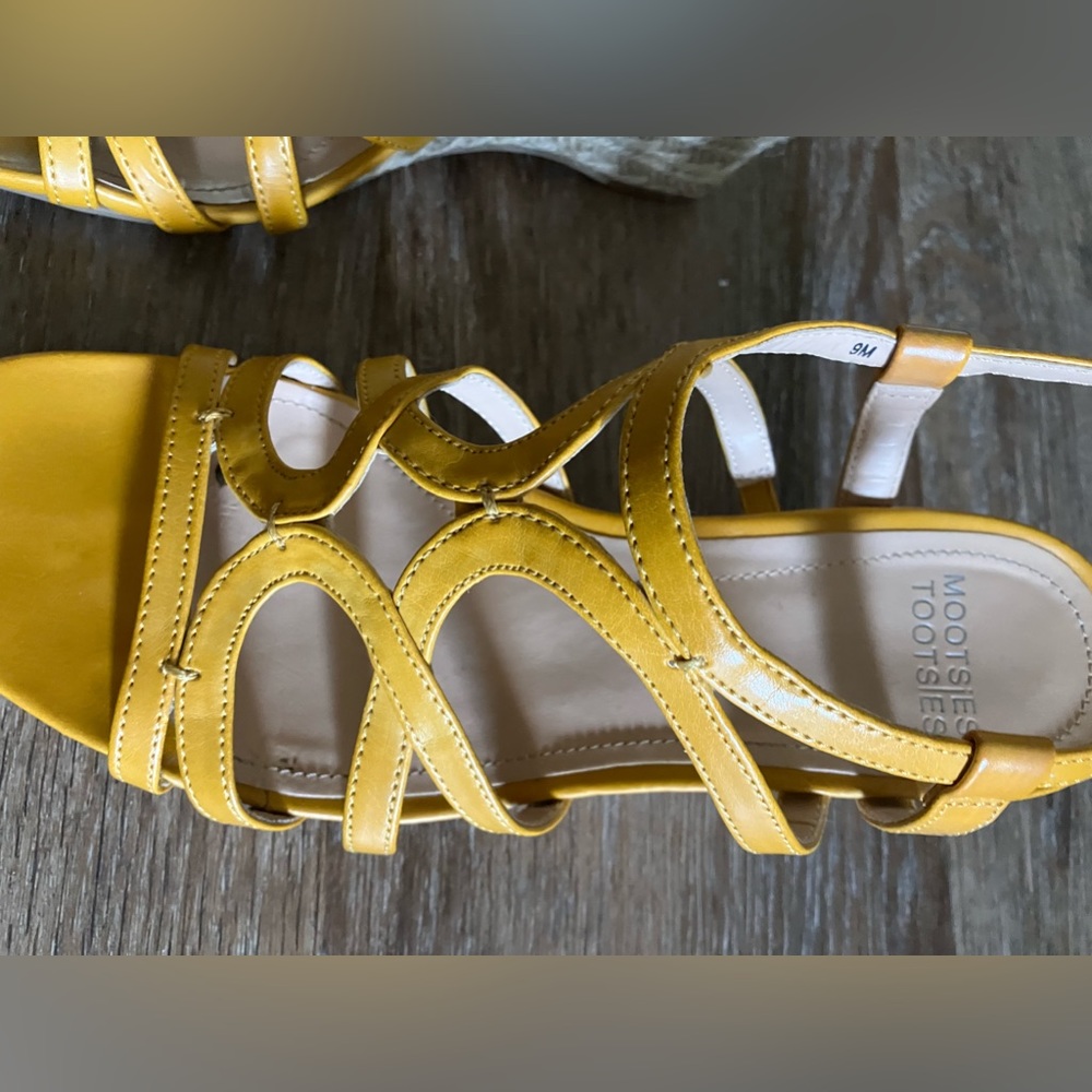 Mootsie Tootsie Yellow Espadrille Sandals - Sz 9 - Picture 5 of 6